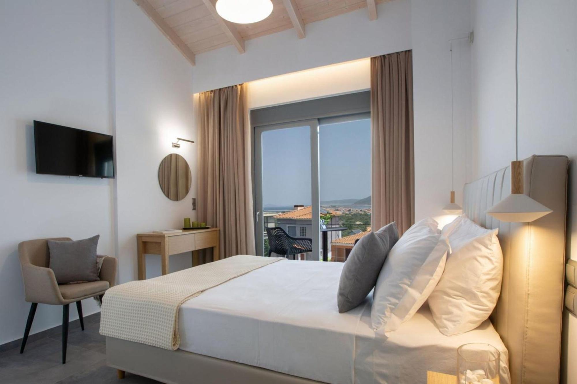 Aloft Luxury Villas Lefkada - Heated Pool Apolpaina Exterior photo